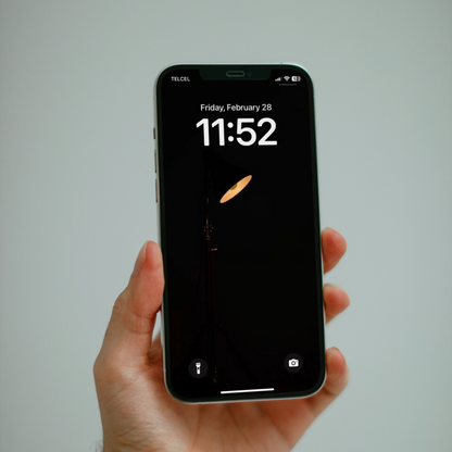 Lamp in the Dark | Free HD Digital Wallpaper